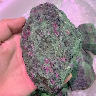 Зубчатый камень