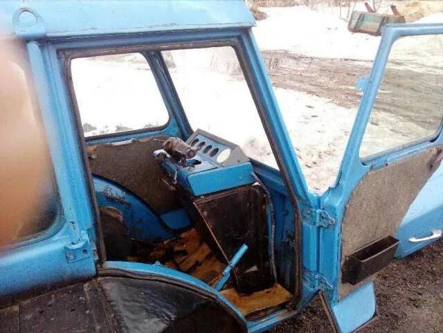Мтз 920 салон. Мтз 1523. Мтз 1025 кабина. Кабина мтз-80 малая габариты. 1 кабина.