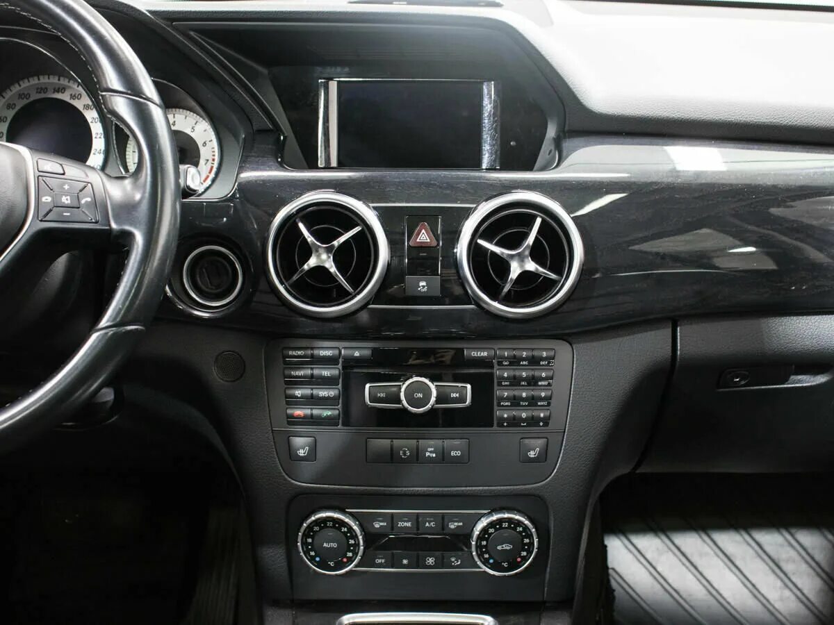 Ntg mercedes. Mercedes GLK 2014 салон. Mercedes GLK x204 Рестайлинг. GLK x204 салон. Mercedes GLK 2023 салон.