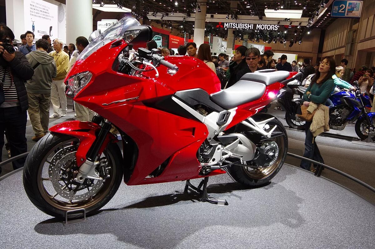 Honda vfr800f. Хонда ВФР 800. Honda VFR 800 2020. Honda VFR 800-2. Мотоцикл honda 800