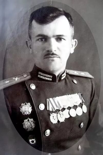 Кавалер двух орденов. Кублашвили прапорщик. варлам михайлович кублашвили пограничник. комплект орденов на кублашвили григория каллистратовича. григорий калистратович.