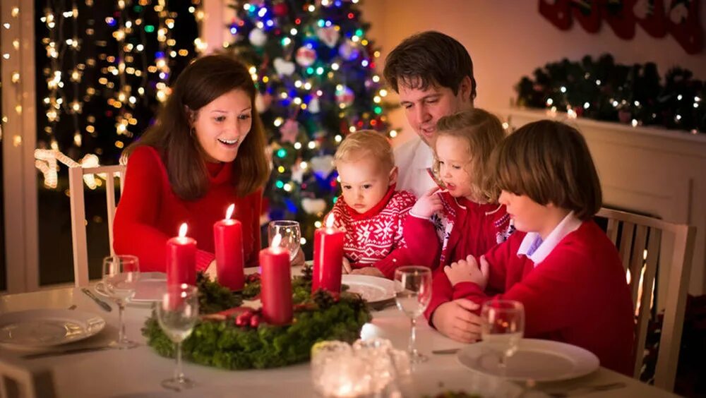 фиктивная семья на новый год читать. новый год праздник семья. фиктивная семья на новый год читать. фиктивная семья для миллионера. счастливая семья новый год.