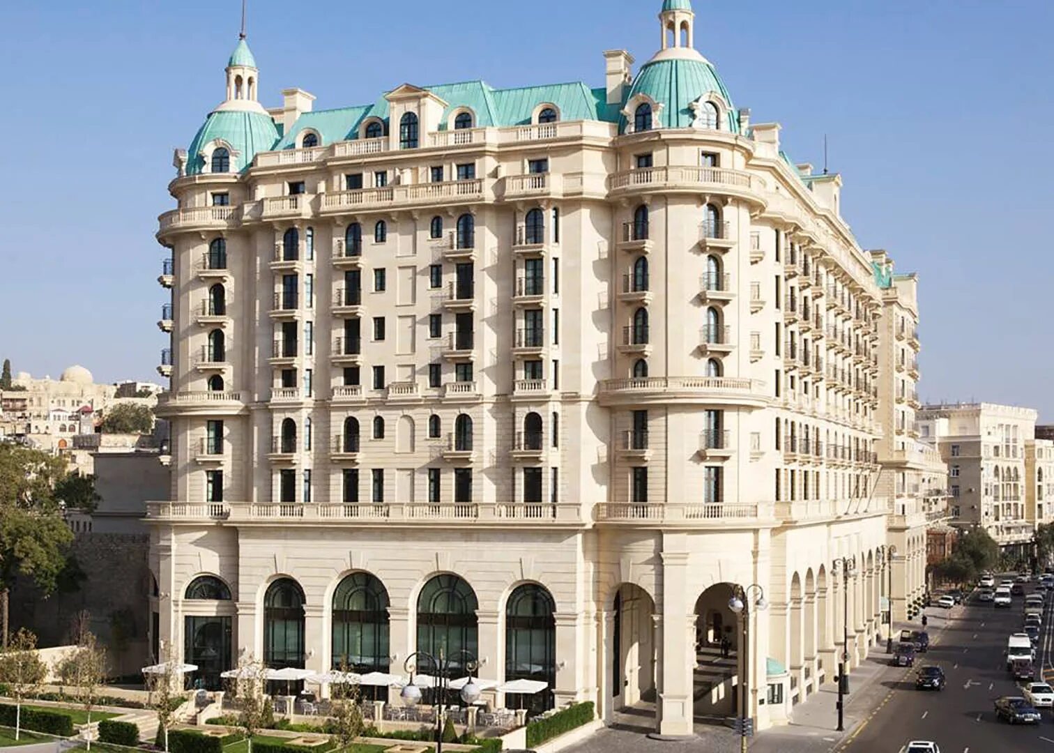 Отели азербайджана на берегу. Four Seasons Hotel Баку. Отель Фаирмонт Баку. Гостиница landmark Баку. Four Seasons Hotel Baku конференц зал.