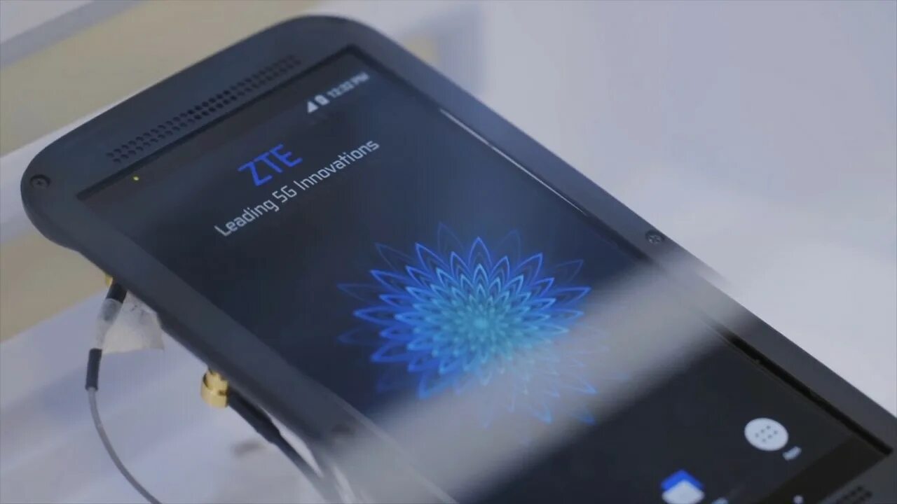 телефон самсунг айфон. может ли смартфон. Xiaomi mi a3 фото. телефоны смартфоны много. использование смартфона.