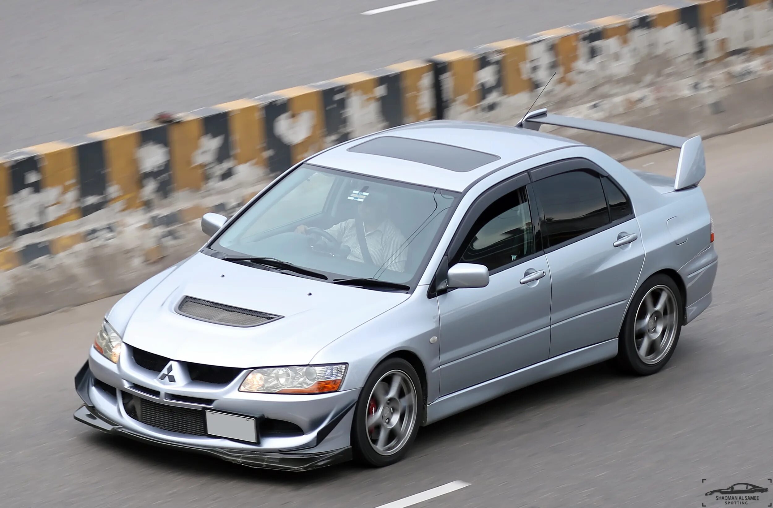 Mitsubishi evo 8. Митсубиси Лансер 8. Мицубиси Лансер Эволюшн 8. Мицубиси Лансер 8 поколение. Mitsubishi Lancer 7 EVO поколение.