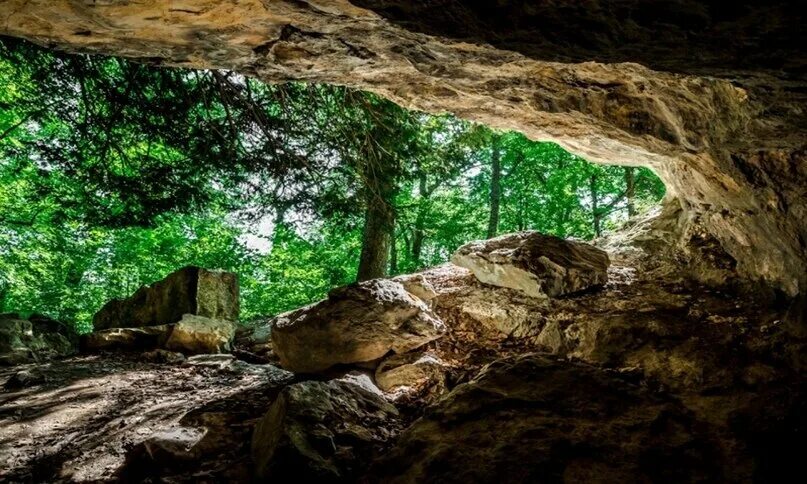 Небесный грот белогорск. Пещера киик-коба в крыму. Пещера грот киик коба. Грот фатьма коба. Пещера волчий грот.