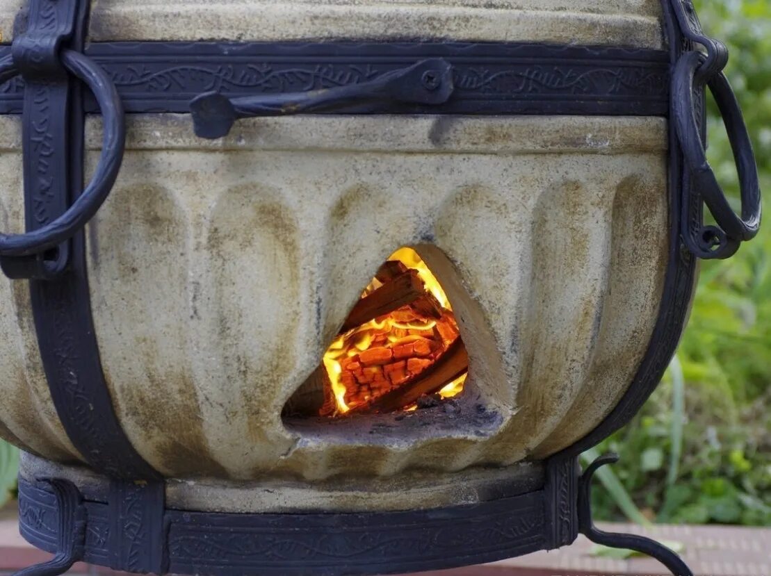 Тандыр "дачный". Тандыр на дровах. Армянская печь тонир. Тандыр печь. Тандыр с огнем.