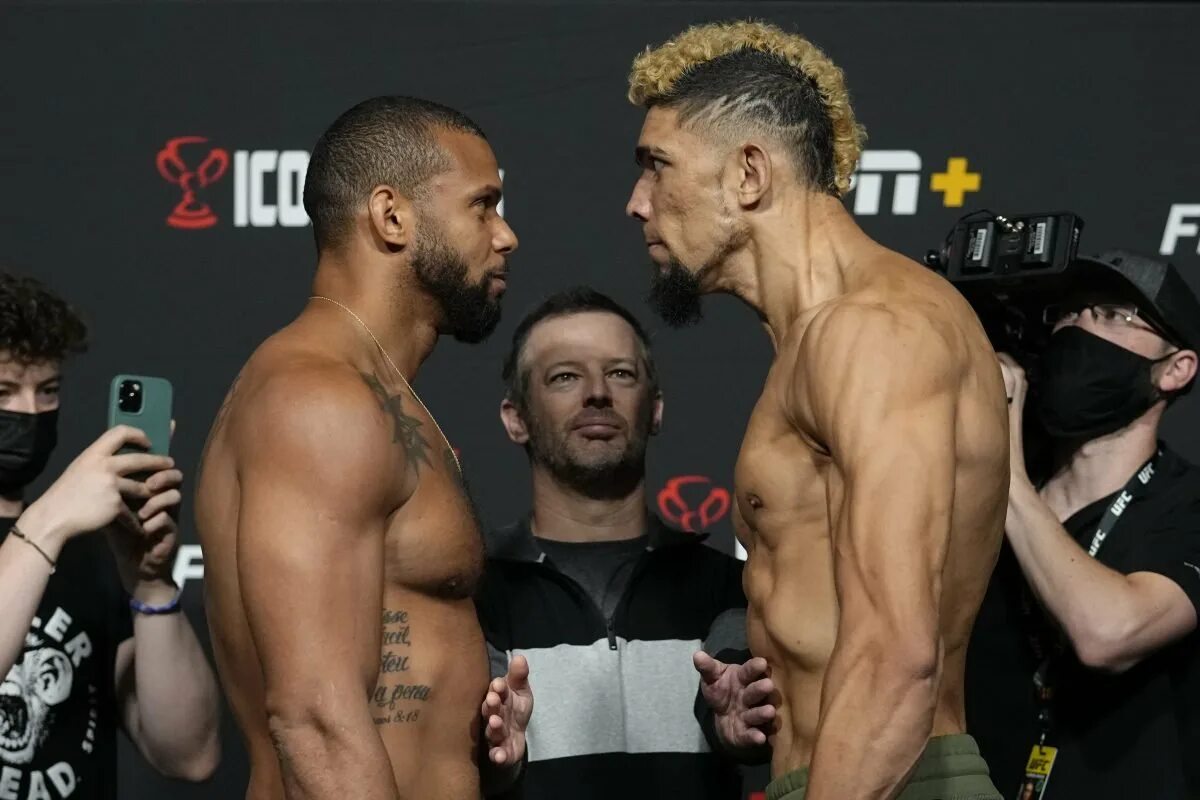 Уокер боец юфс. Johnny walker боец. Вокер юфс. Волкер джонни боец ufc. Уокер боец юфс.