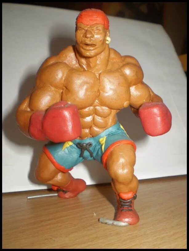 парафиновый пластилин. смешные поделки из пластилина. классные фигурки из пластилина. люминесцентный пластилин. крутой пластилин.