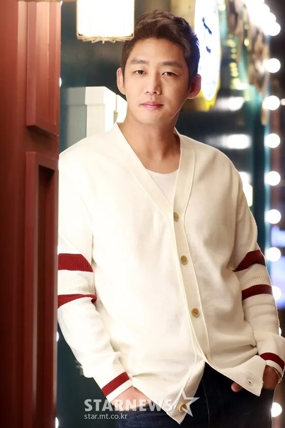 Lee tae. Lee tae-sung. ли тхэ-сон. ли тхэ-сон актер. чхве тхэ-джун.