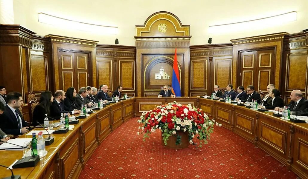 Парламент швейцарии. Европарламент люксембург. Высшее правительство. Совет кантонов швейцарии. Компетенция правительства в зарубежных странах.