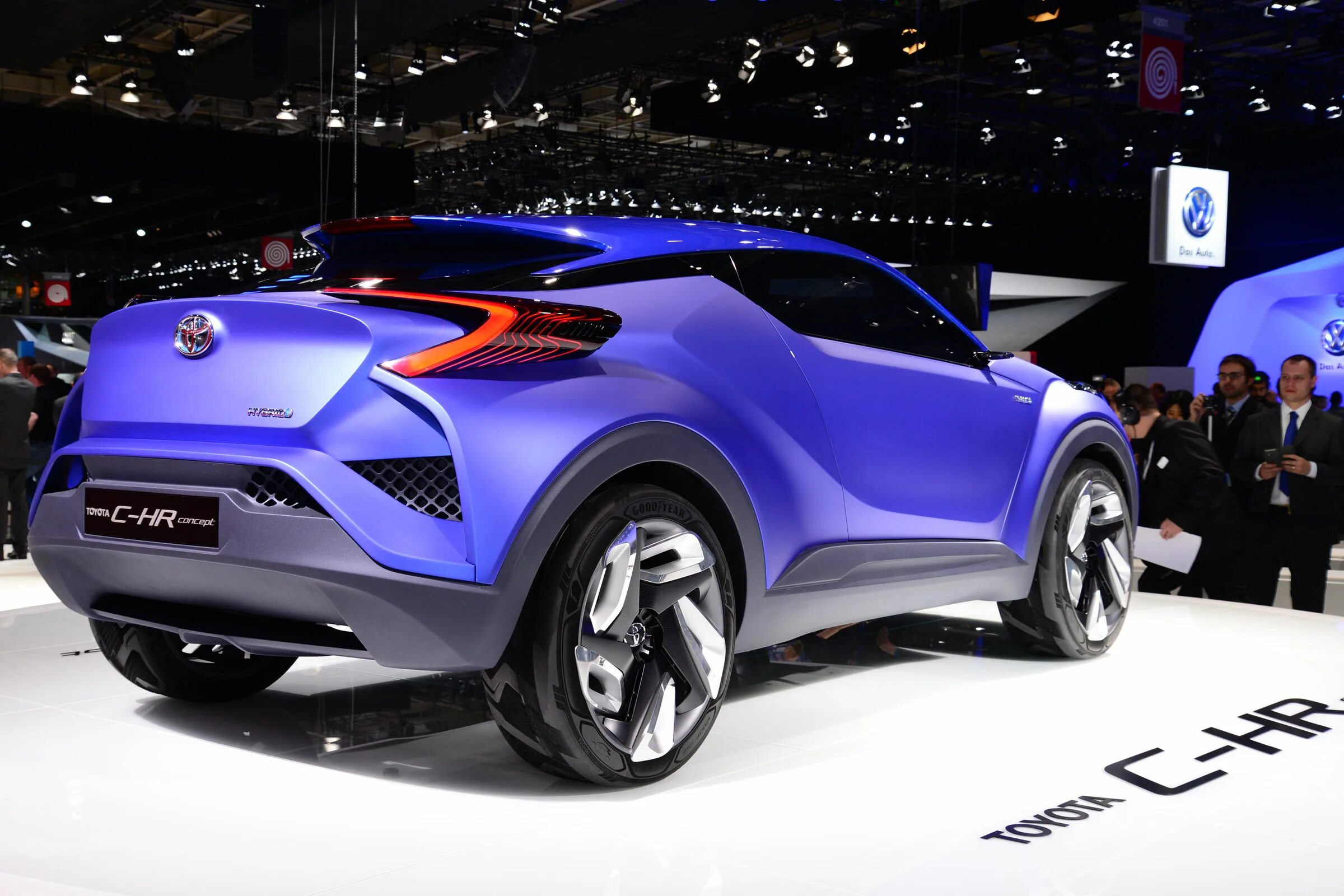 Toyota новые модели. Тойота паркетник новый. Кроссоверы паркетники Тойота. Toyota c-HR концепт. Тойота новая модель кроссовер.