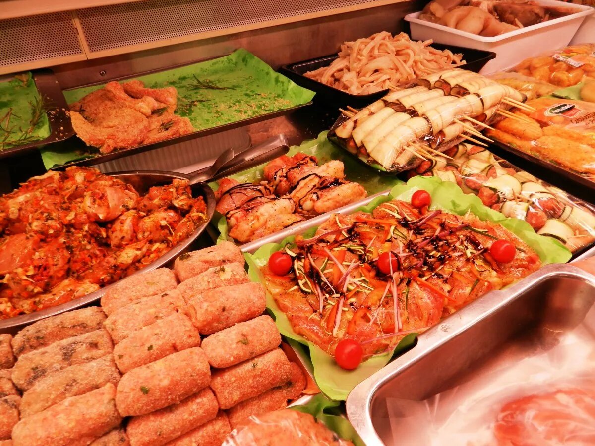 Еда. Салат бар шведский стол. Кулинария готовые блюда. Блюда ограниченного ассортимента. Салат бар.