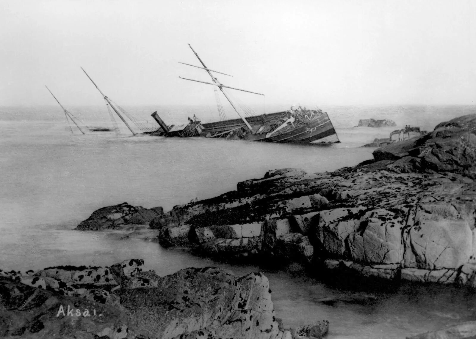 Пароход скалы. Кораблекрушения 19 века. Затонувшие корабли 20 века. Затонувшие корабли 19 века. Корабли 20 века.