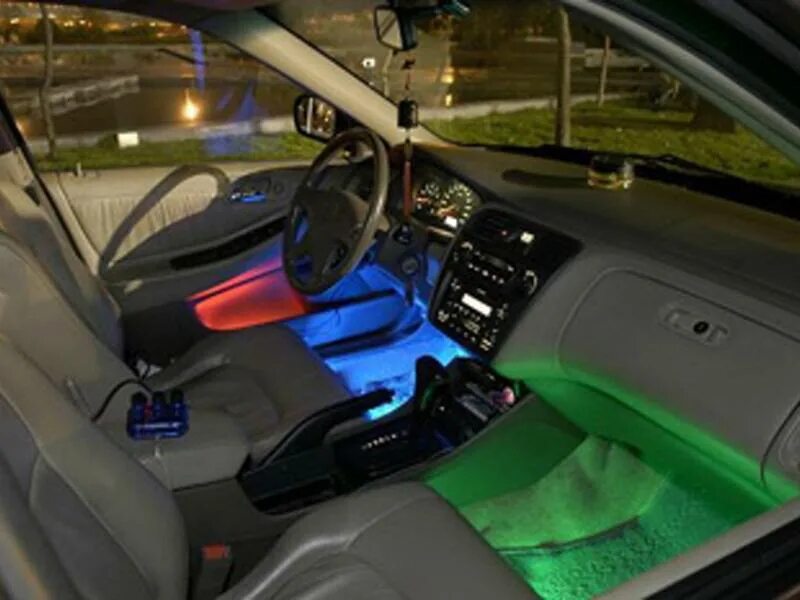 Подсветка авто своими руками. Подсветка в машину в салон. Подсветка салона ниссан теана j32. Подсветка салона с али на w 203. Подсветка ног в авто.