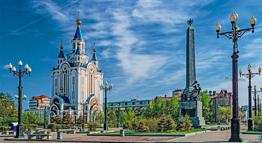 Инди хабаровск. Комсомольская площадь Хабаровск. Памятник на Комсомольской площади в Хабаровске. Комсомольская площадь Хабаровск фото. Достопримечательности Комсомольская площадь Хабаровска.