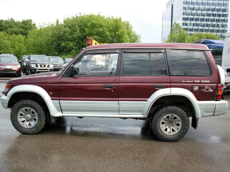 Купить митсубиси паджеро 2 дизель. Мицубиси Паджеро 1996. Mitsubishi Pajero II 1996. Мицубиси Паджеро 2 поколения. Митсубиси Паджеро 2покаление.