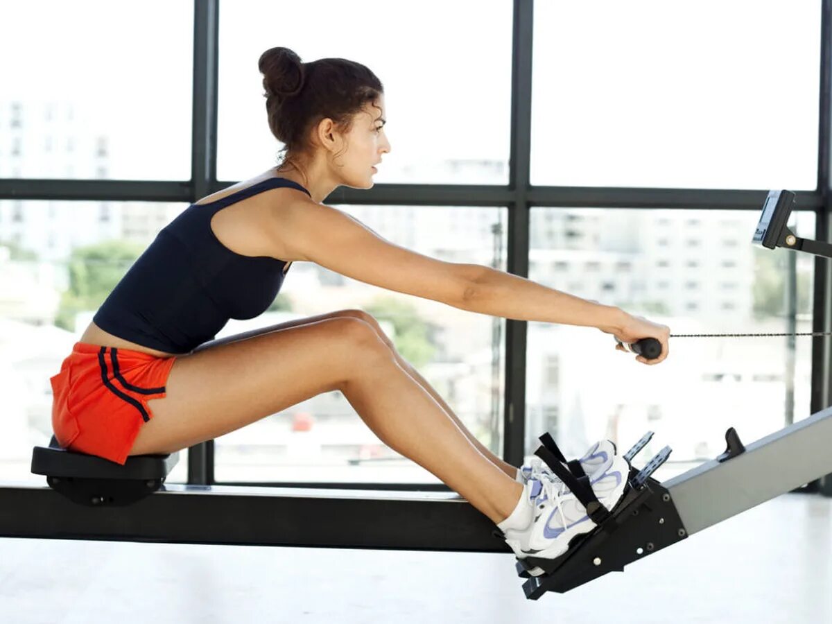 Тренажёры в спортзале. Фитнес занятия. Тренажеры в зале. Упражнения для лишнего веса. Упражнения на тренажерах для похудения.