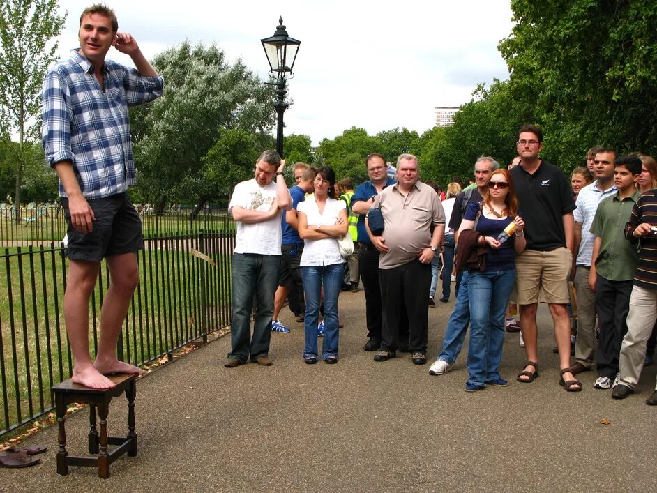 Speaker s corner. Hyde park speaker&#039;s corner. гайд парк speaker&#039;s corner. speakers corner in hyde park. гайд парк в лондоне уголок ораторов.