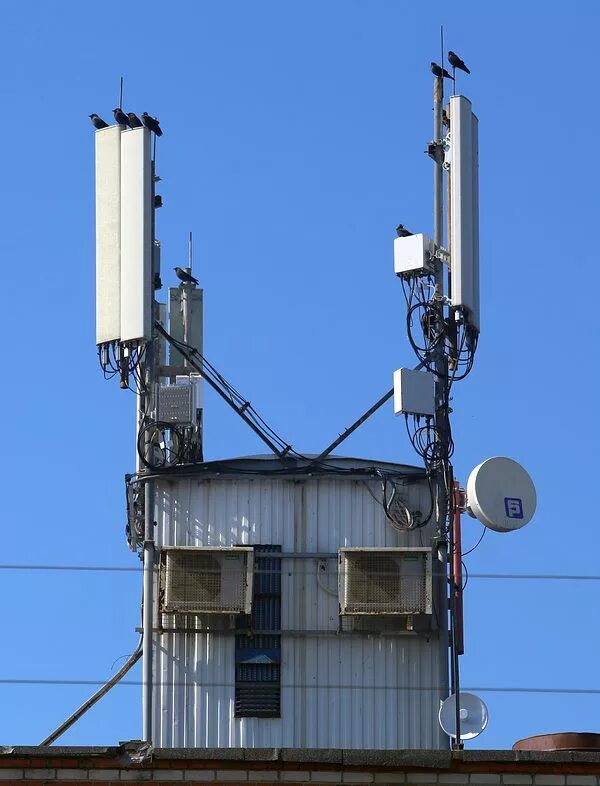 Базовые станции дома. Базовая станция 4g lte. базовая станция сотовой связи lte. базовые станции мобильной связи стандарта 4g/lte. антенна базовой станции 4g lte.