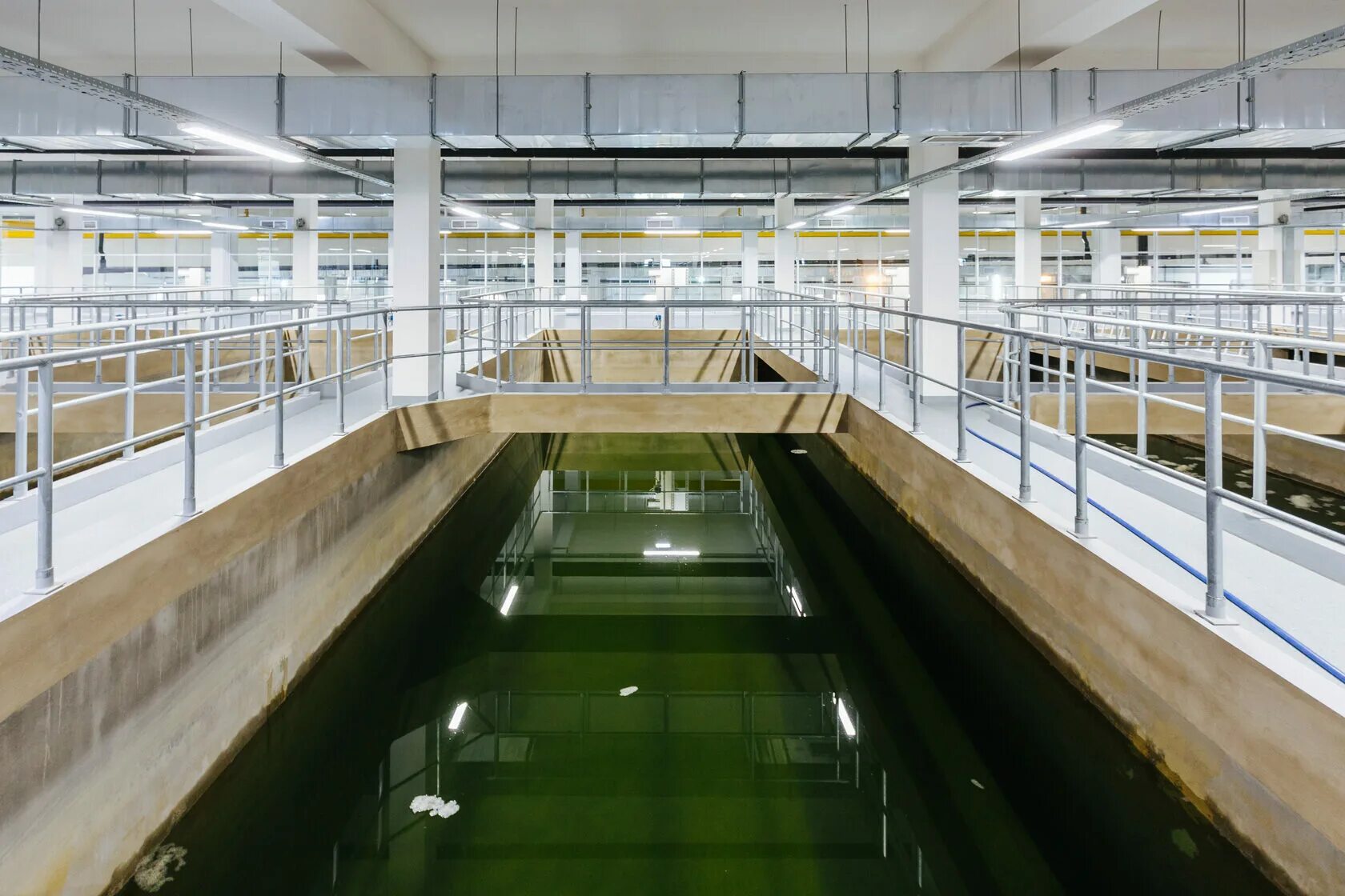 Водоочистные сооружения яуза. Очистные сооружения старый оскол. Водозабор йошкар ола. Водозабор камера реальное. Водозабор камера реальное.