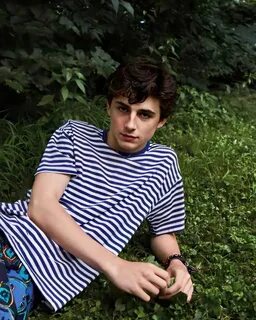 9 Potret Timothée Chalamet, Aktor Film Little Women yang Bikin Jatuh Hati.