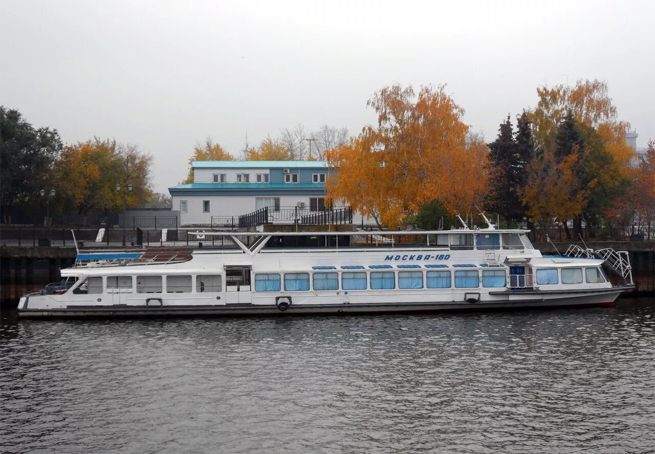 Теплоход в казани прогулочный. Теплоход москва 186 казань. теплоход москва-68 казань. москва 158 теплоход волгоград. речной порт казань.