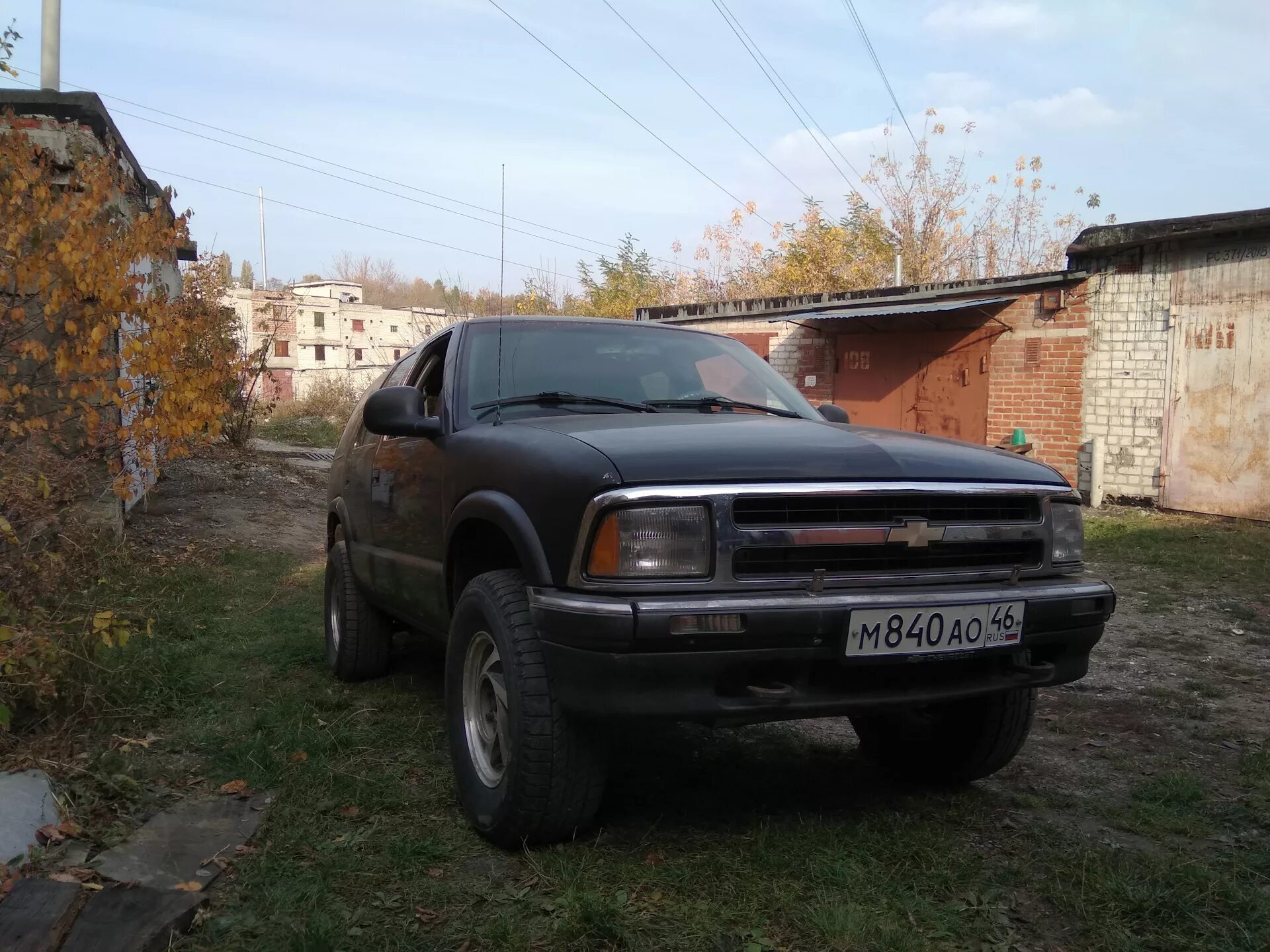 Шевроле блейзер s15. Chevrolet Blazer 4.3. Шевроле блейзер 1997 на больших колесах. Chevrolet Blazer 4.3 Долгопрудный.