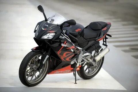 Aprilia Aprilia RS 125 R - Moto.ZombDrive.COM.