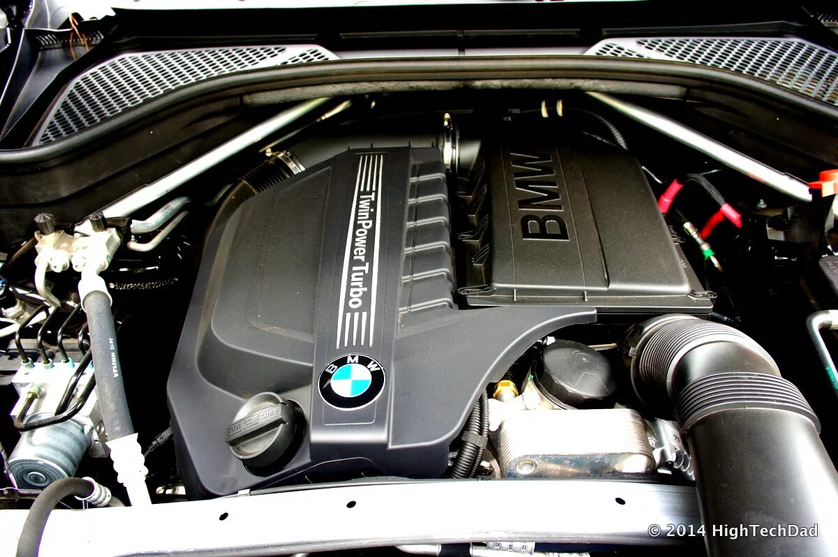 Bmw x5 топливо. BMW x6 двигатель n55. N55 двигатель БМВ x6. Мотор BMW x5 f15. БМВ х5 3.5 двигатель.