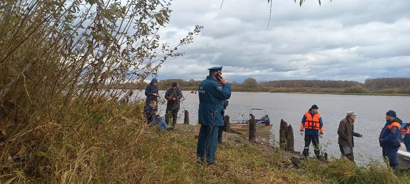 Уровень воды в реке волхов. Волхов разлив. Рыбалка на реке Великий Новгород. Сети в разливы. Экология Новгородской области.