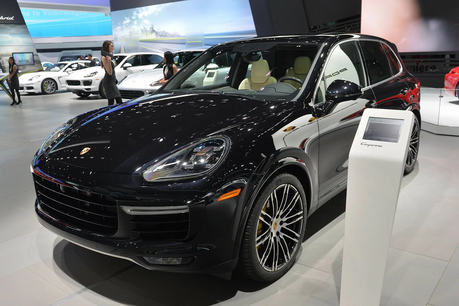 Порше кайен 2017. Порше Кайен 2016. Porsche Cayenne Turbo s 2017. Порше Кайен 2017 турбо с.