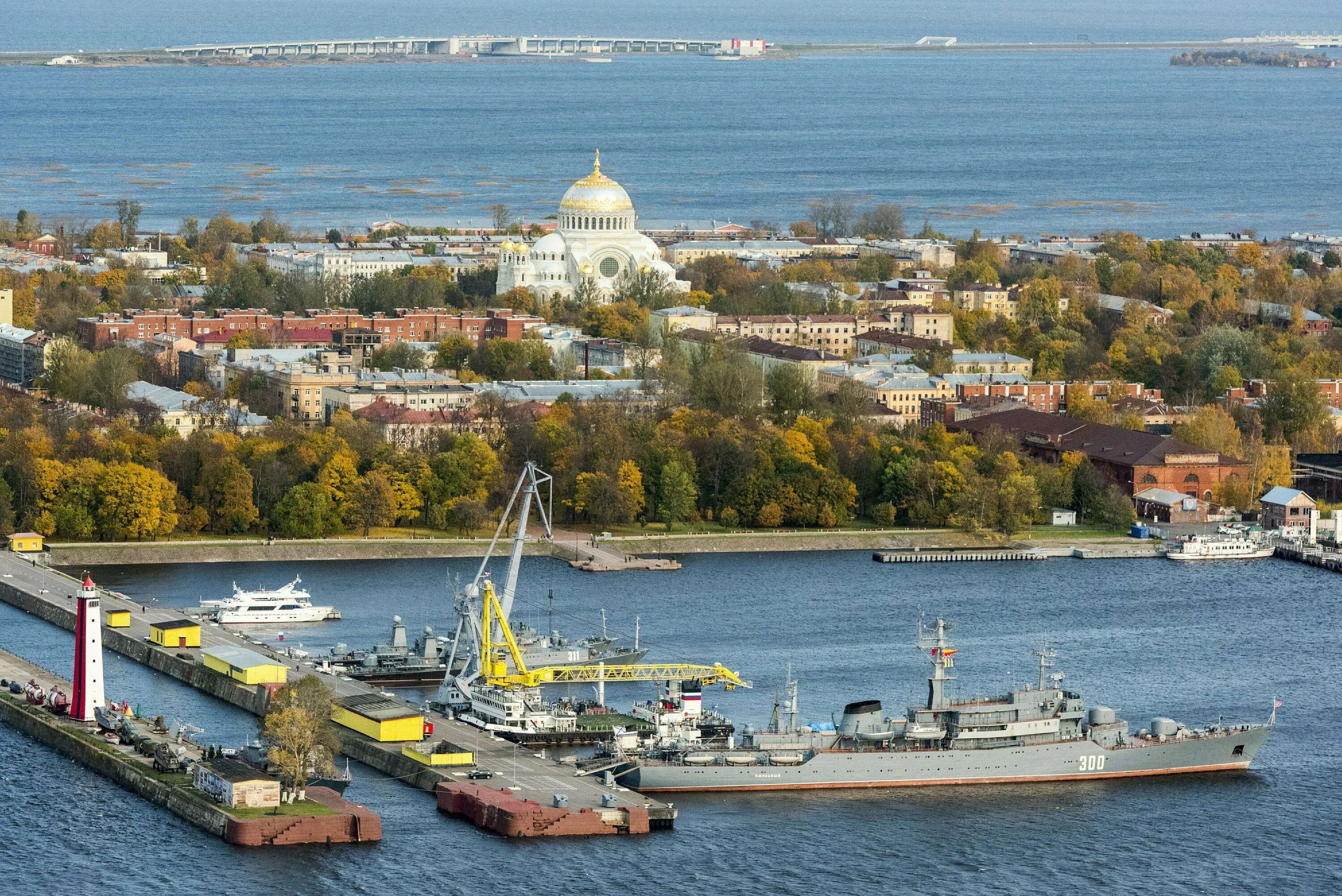 Как назывался город кронштадт. Остров котлин кронштадт. потешная флотилия кронштадт. финский залив кронштадт.