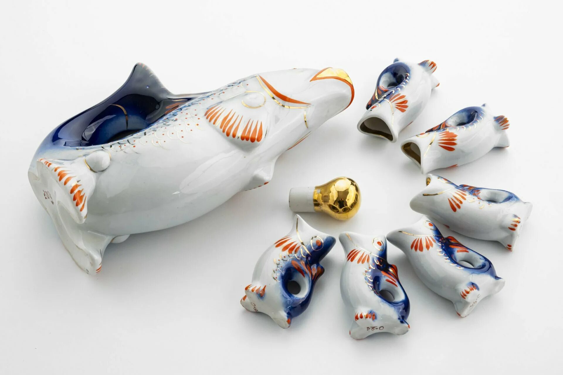 фарфоровая статуэтка рыба. фарфоровая рыба. пепельница ссср фарфор. статуэтка золотая рыбка ифз. фарфор коростенский пепельница рыбка.