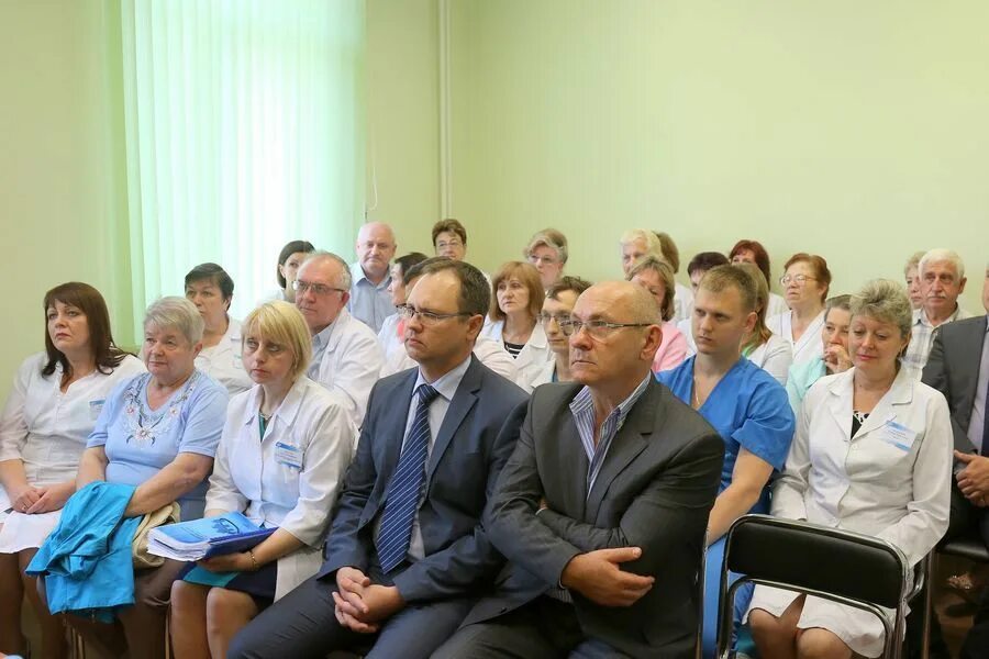 Гбуз ко черняховская црб. Цветочная 4 больница черняховск. Телефон поликлиники черняховск. Телефон поликлиники черняховск. Здание окружной больницы черняховск.