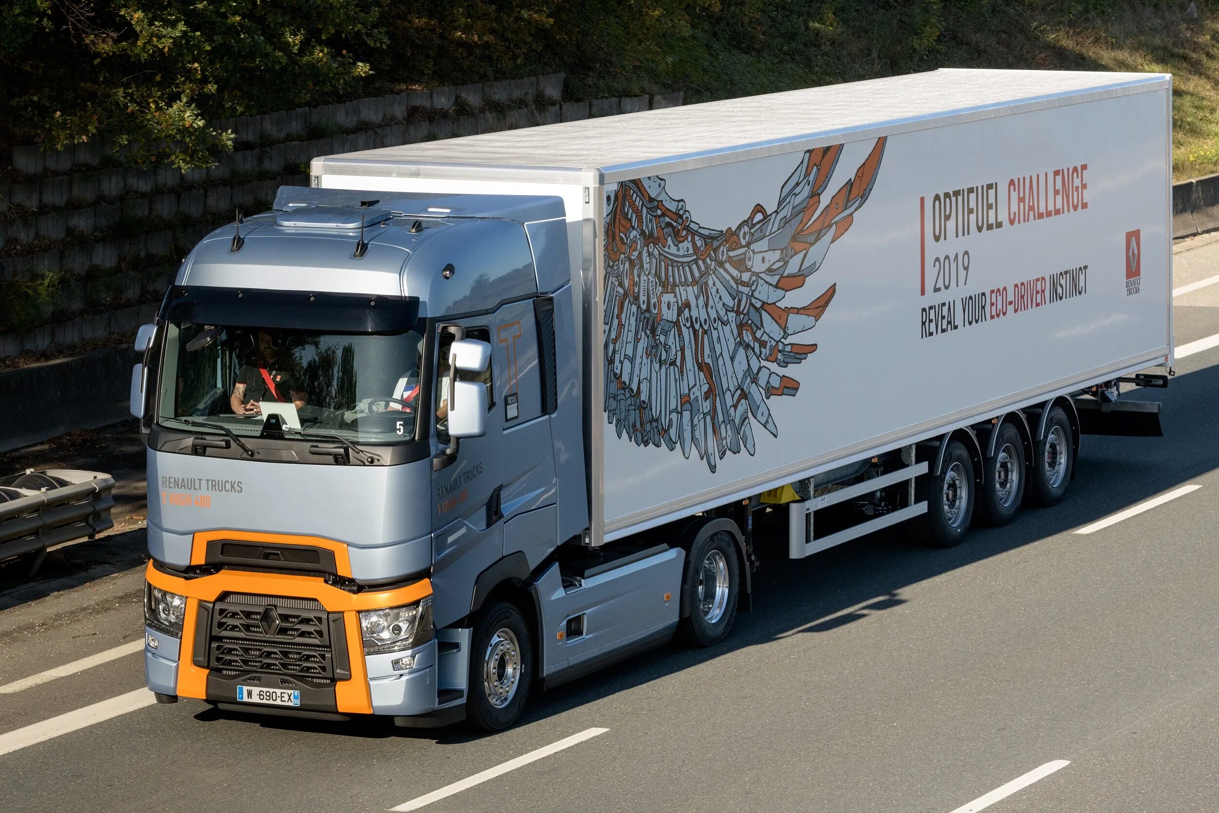 Фуру 2019. Рено тягач 2019. renault тягач 2025. renault trucks t 480. рено премиум тягач 2025.