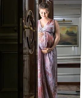 Марию беременным