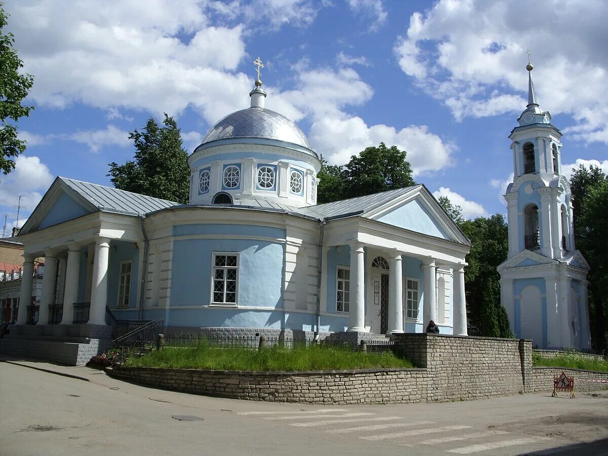 Церковь успения с полонища. Храм успения с полонища псков. церковь успения пресвятой богородицы с полонища год. село полонища псков.