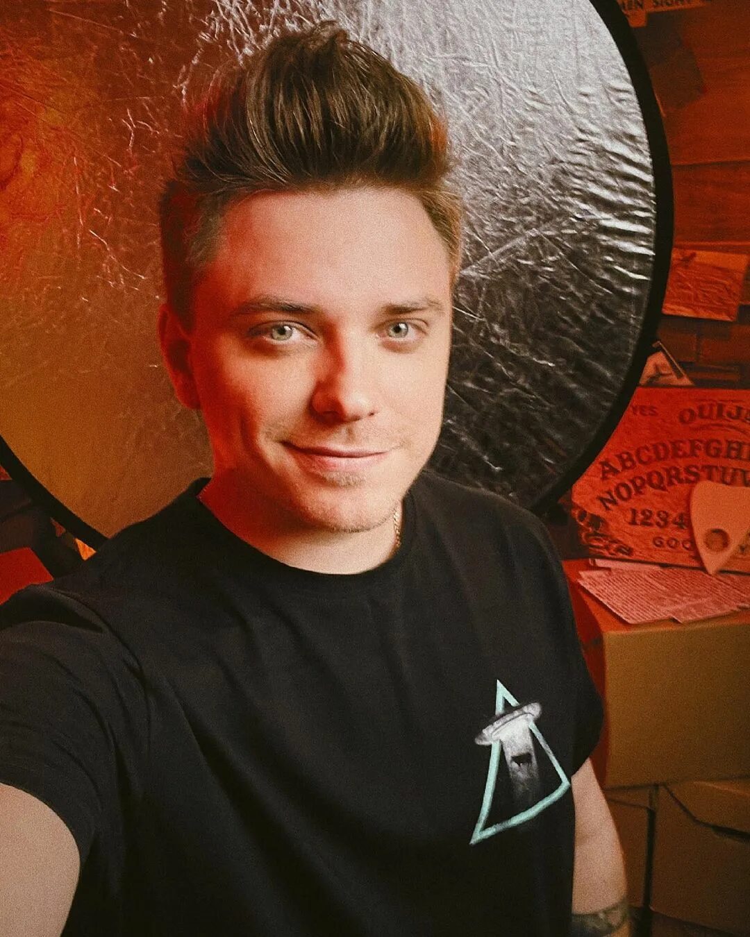 Топ блоггер года. Утопия шоу евгений попадинец. Список самых популярных блогеров в мире. Количество популярных блогеров. Топ блоггер года.