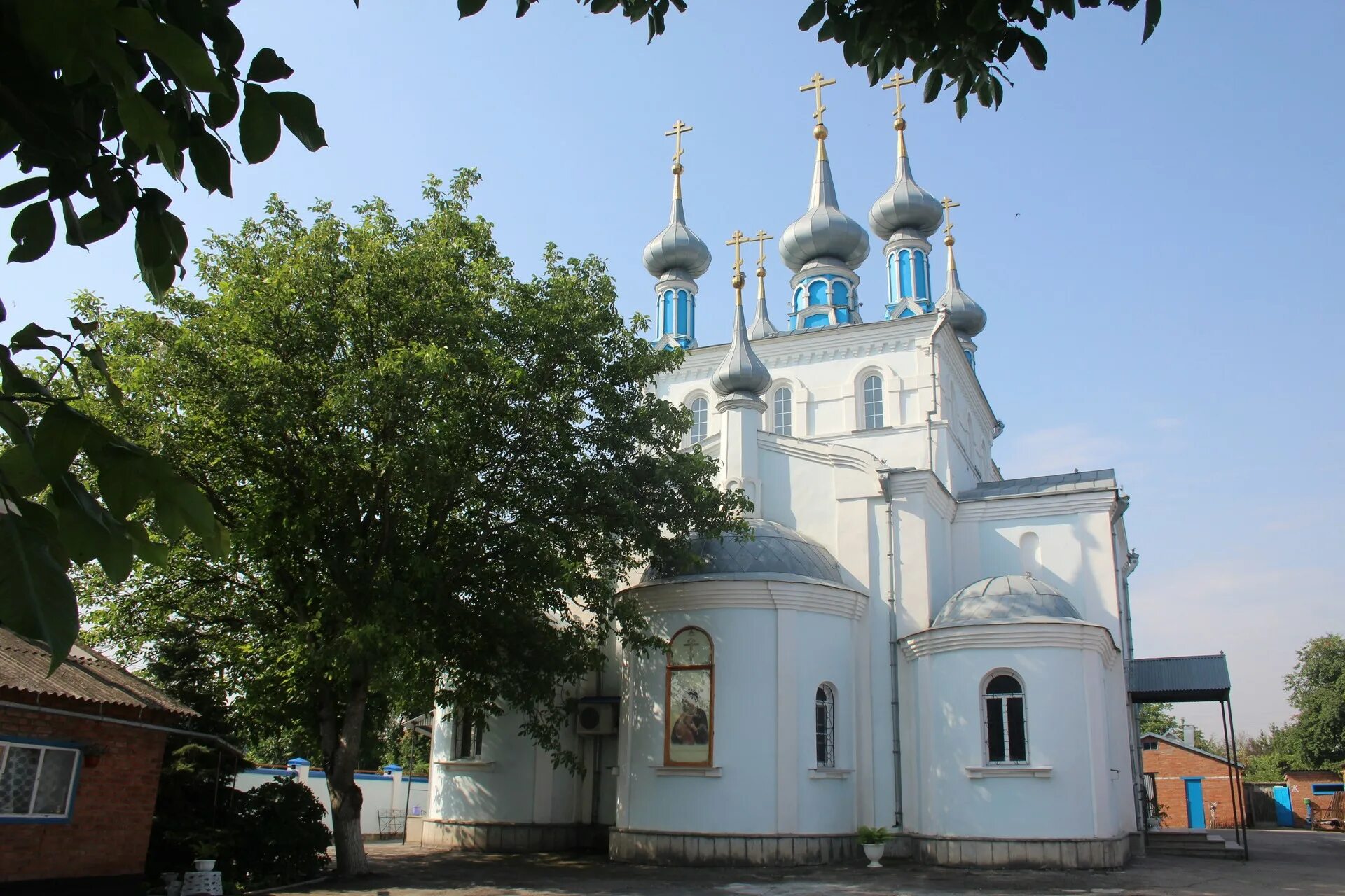 Церковь Новопавловск. Новопавловск Церковь Владимирская. Храмы город Новопавловск. Станица Новопавловская Ставропольский край.