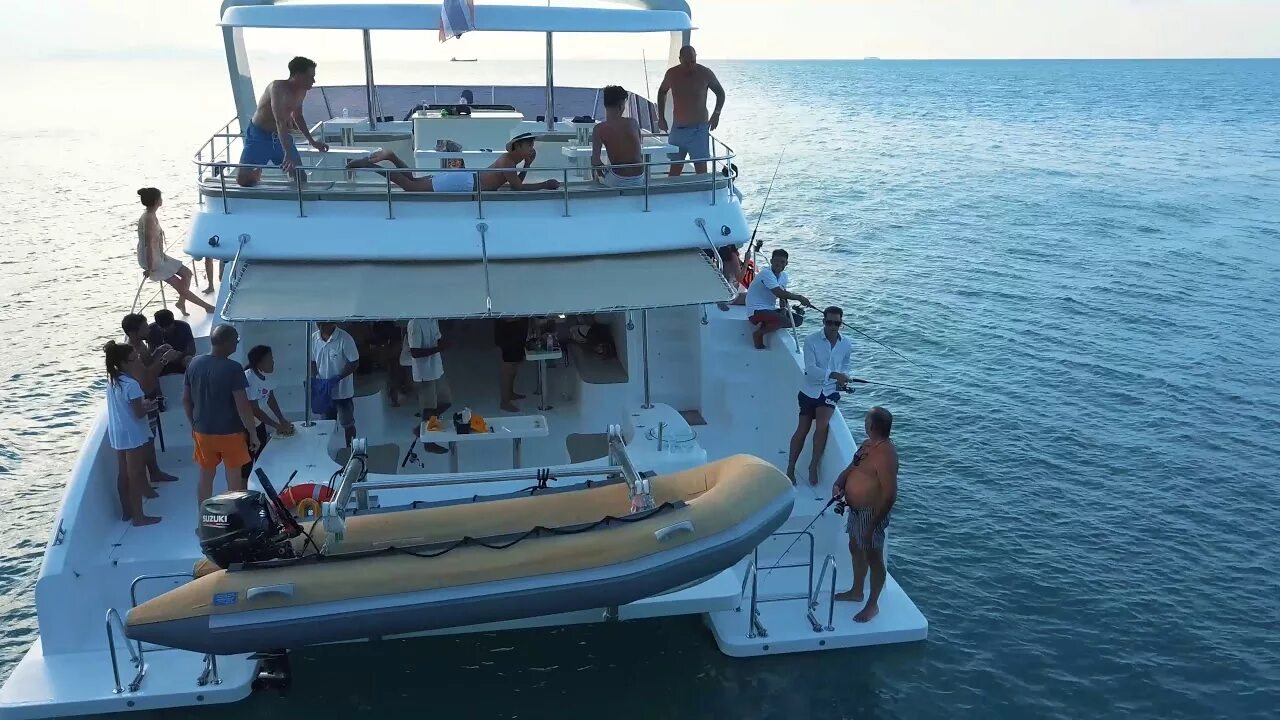 Паром бангкок. Катамаран Самуи. Катамаран Salute. Blue Voyage Samui Catamaran. Катамаран Самуи на бан Тао.