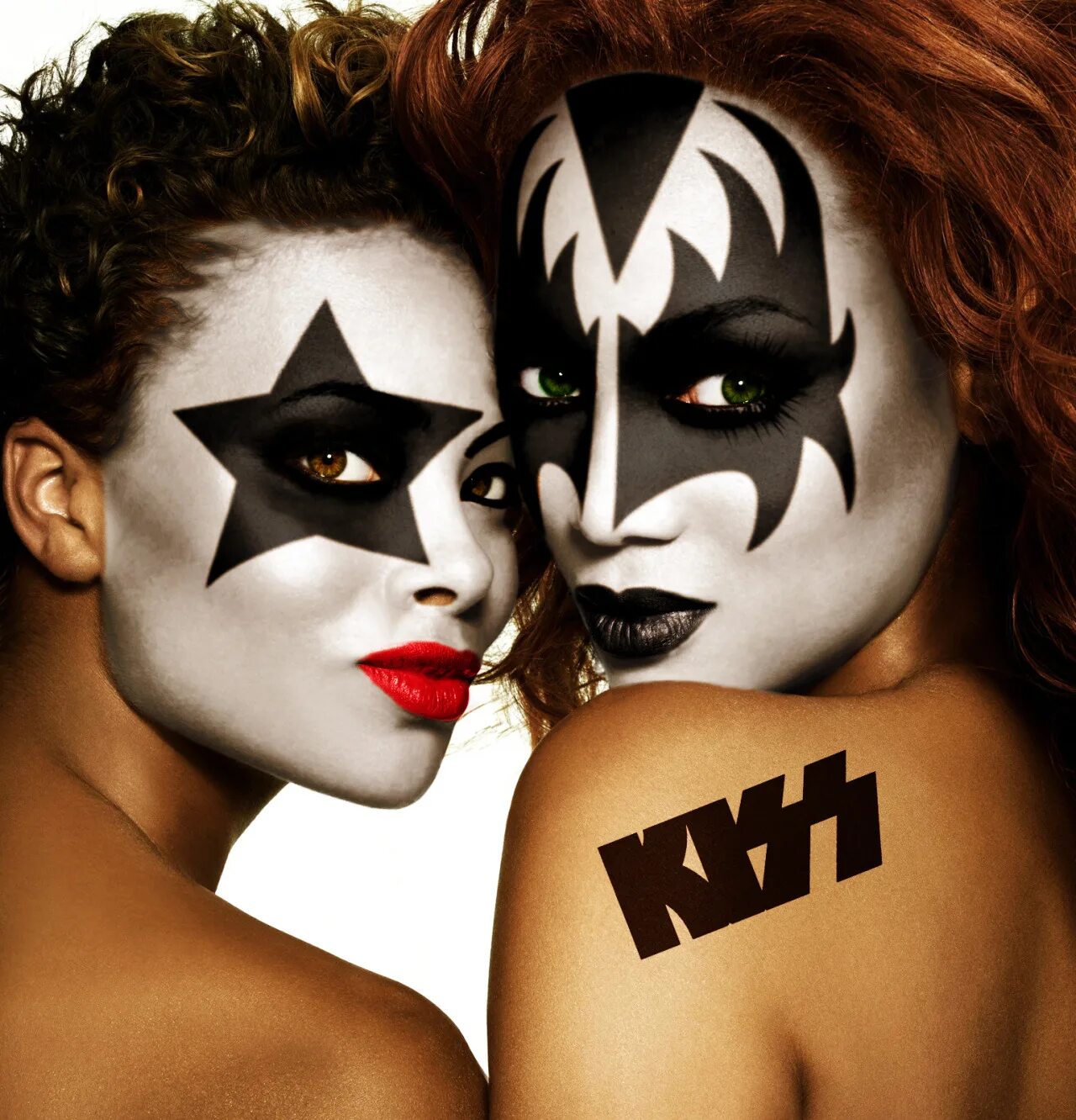 Vampyx kiss. Группа Kiss. Гримм группы Кисс. Группа Кисс с девушками. Макияж группы Кисс.