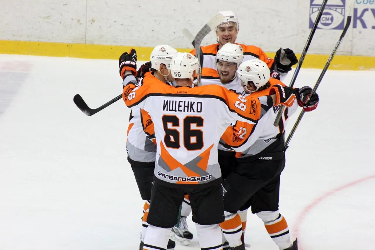 Зауралье 2006 год. Компаньон (хоккейный клуб). Спутник нижний тагил фото. Спутник нижний тагил футбол. Хк спутник нижний тагил.