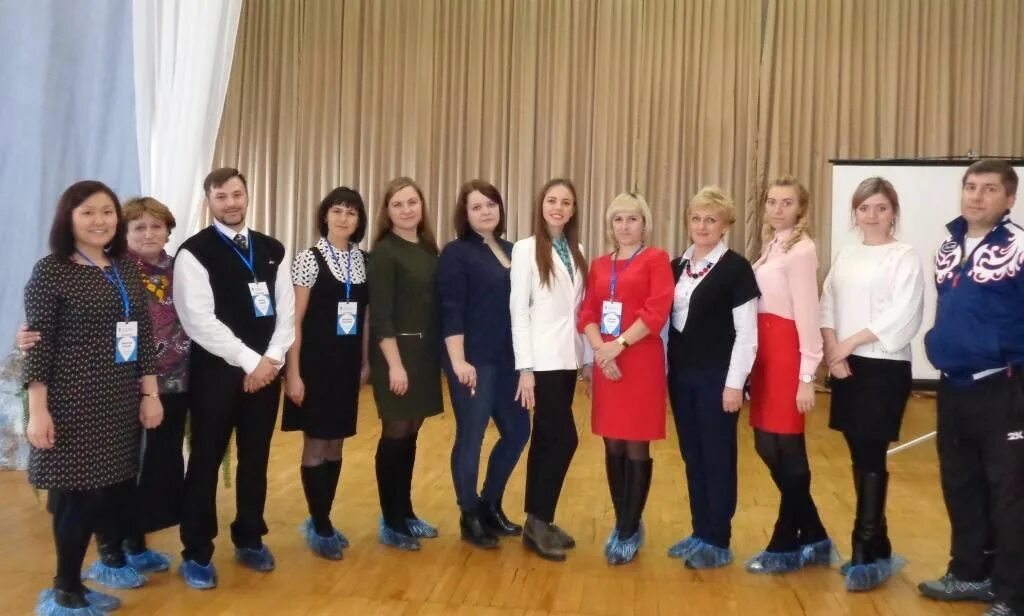 Преподаватели 16 школы. Учителя 11 школы. Учителя 1 школы. Учитель в школе. Преподаватели 16 школы.