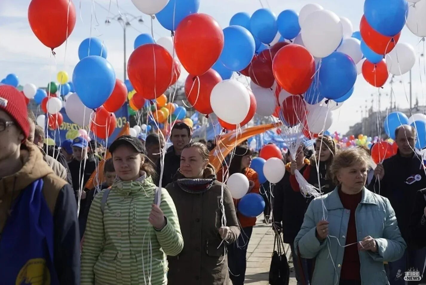 1 май хабаровск. Первое мая праздник. Майская демонстрация 2022. Первомайская демонстрация 2022. 1 Мая 2022.