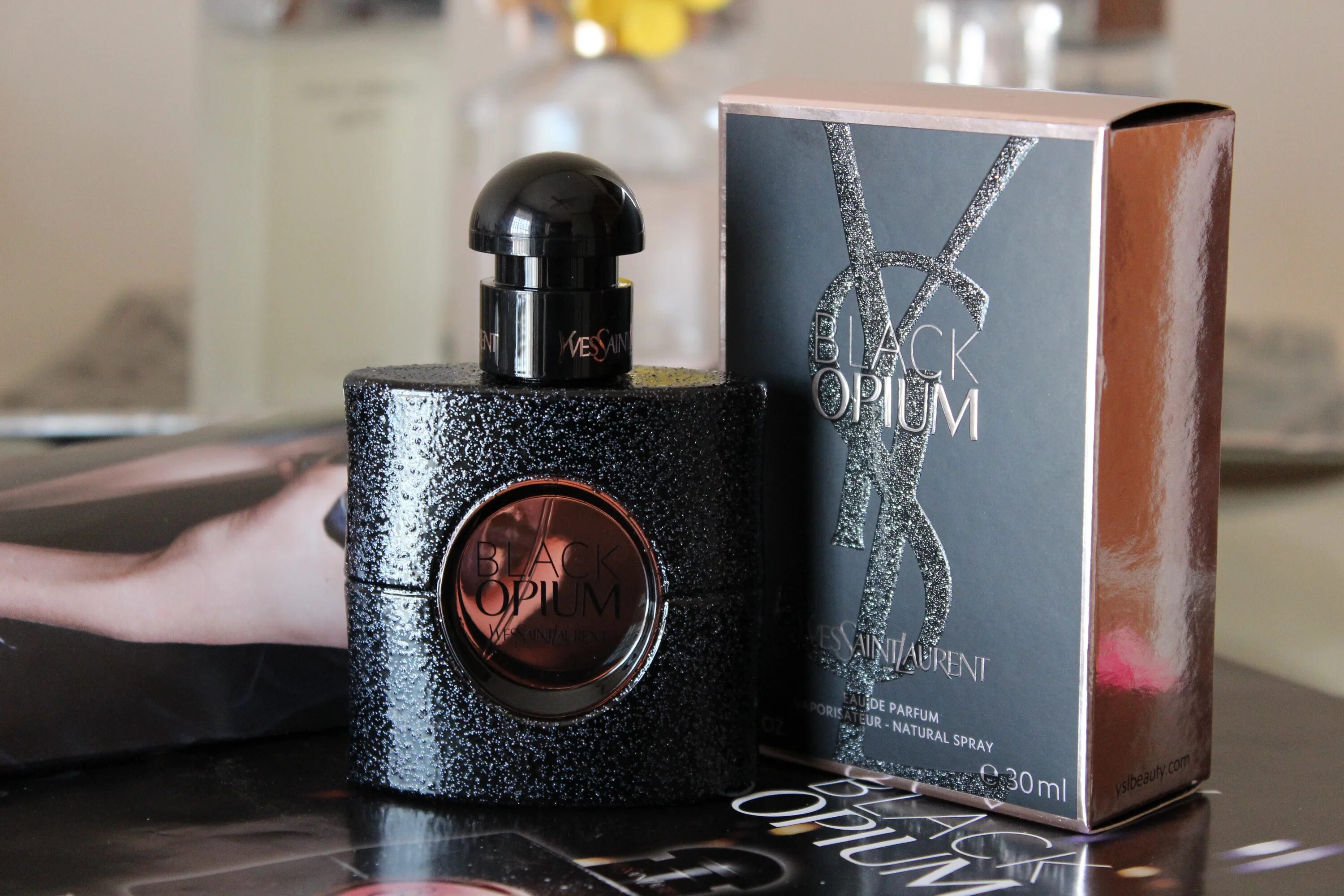 Духи Yves Saint Laurent Black Opium. Парфюм Black Opium YSL. Блэк опиум сен Лоран 100 мл. Ив сен Лоран духи Блэк опиум.