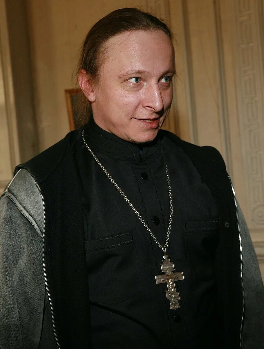 настоятель фильм 2010. иван охлобыстин. иван охлобыстин полярный. священник актер иван охлобыстин. иван охлобыстин батюшка.
