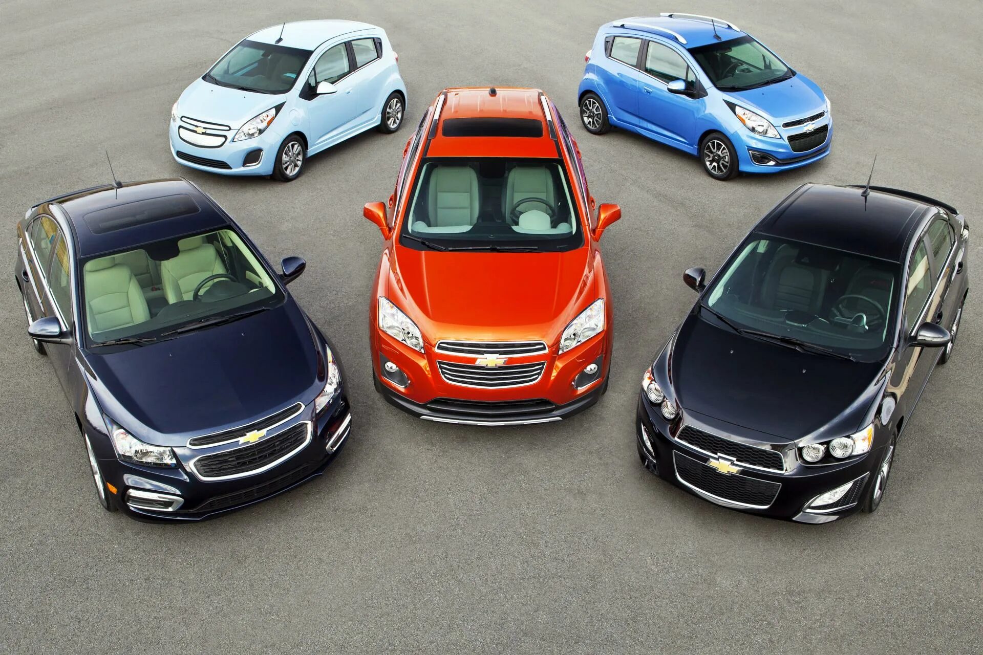 Легковые машины. Aston martin virage. Легковые автомобили. Chevrolet модельный ряд 2014. Автомобили разных марок.