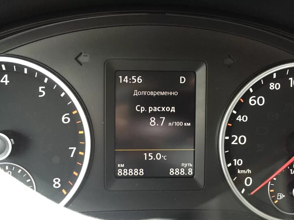 Volkswagen tiguan панель приборов. 4 спидометр. Часы тигуан. Часы тигуан. Значки на панель приборов на фольксваген тигуан 2014г.