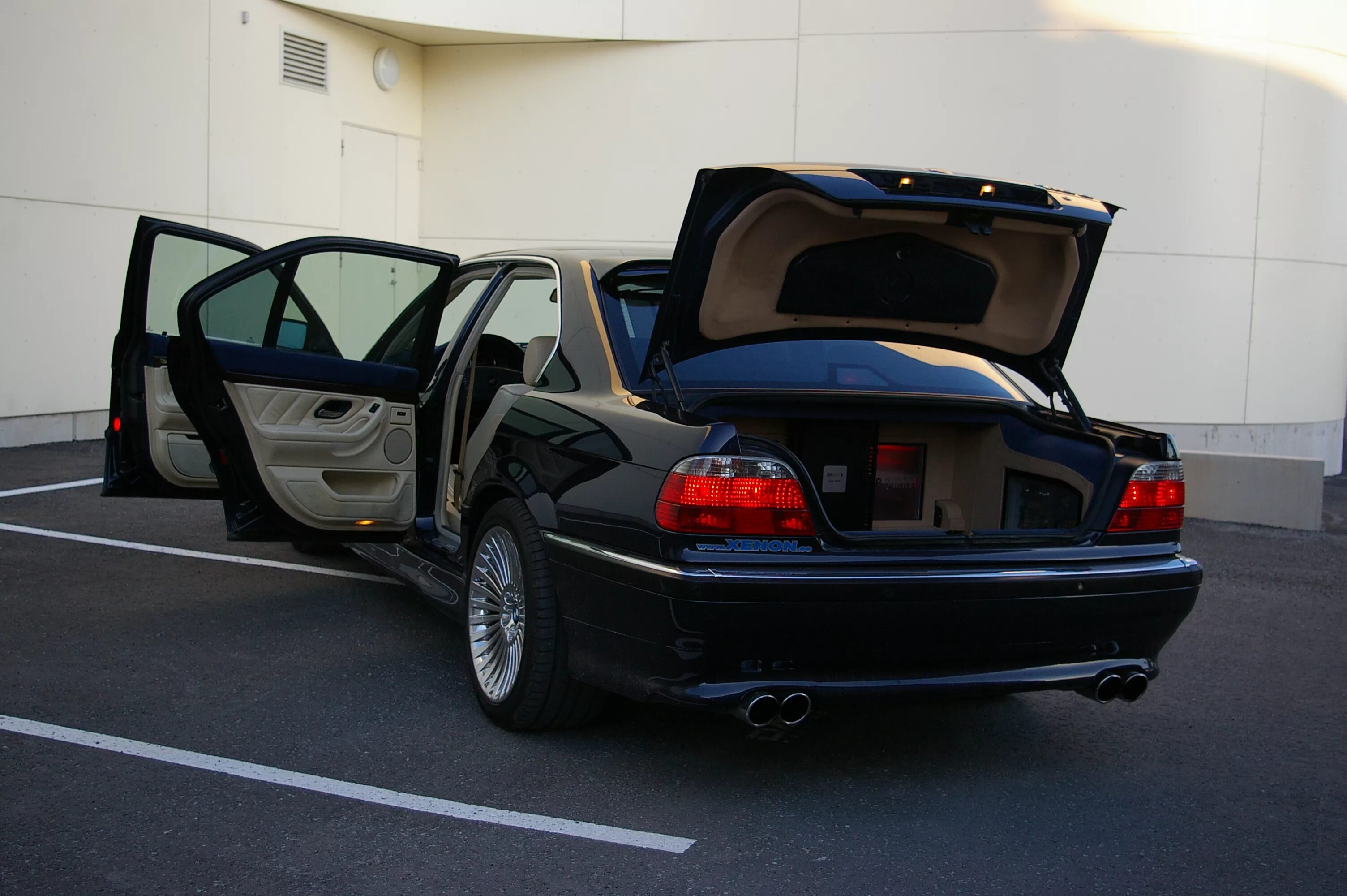 Бмв е38 е39. Bmw e38 740i. бмв 750 е38. bmw e38 long. bmw 7 e38.